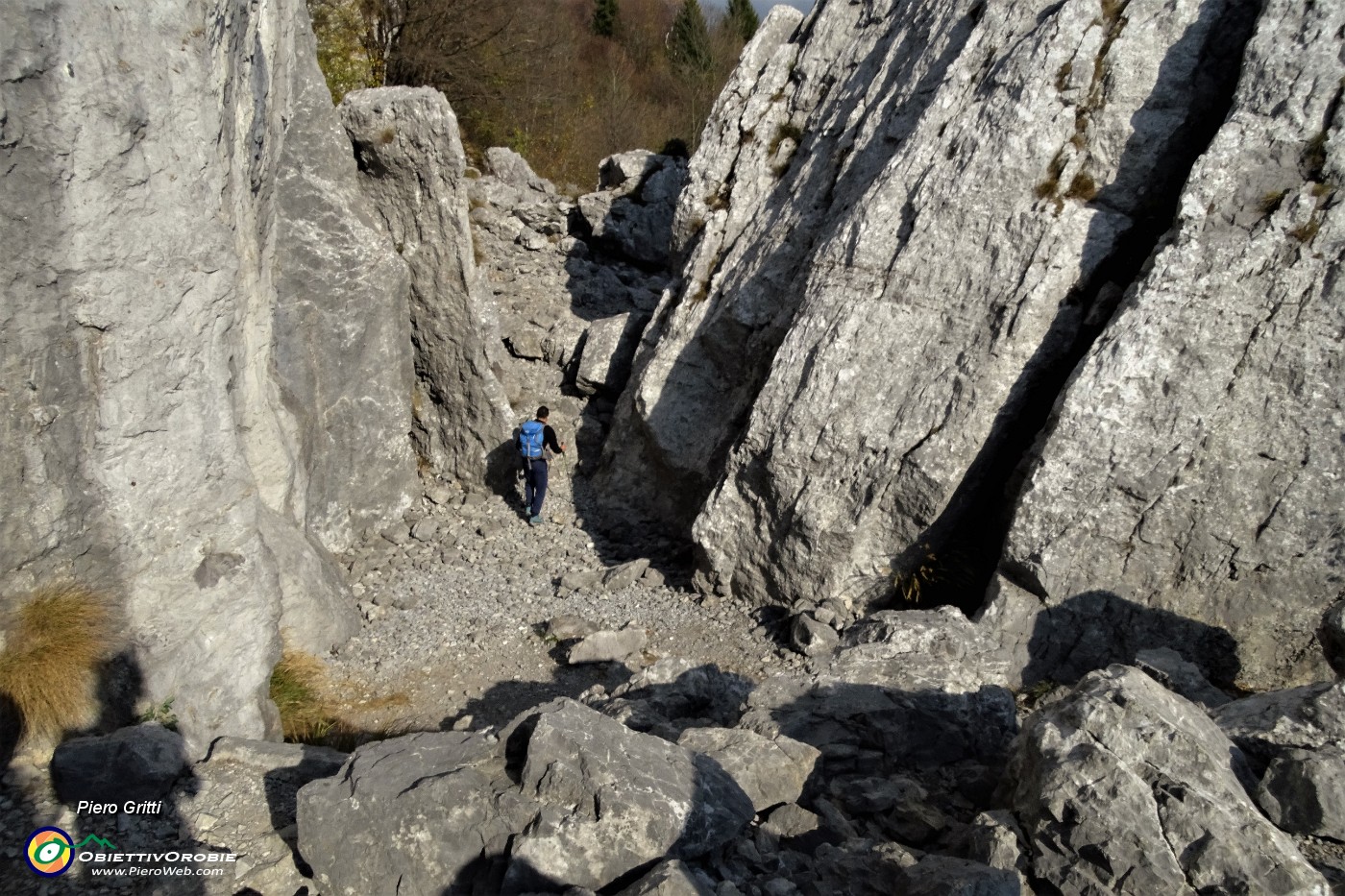 16 Passaggio tra i torrioni Longo e Gemelli.JPG